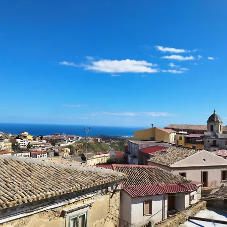Borgo Petelia, Casa Mannarino, Lucrezia