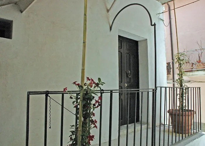 Borgo Petelia, Casa Mannarino, Lucrezia 公寓 斯特龙戈利